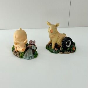 Vintage Set of 2‎ Adorable Pigs Figurines Farmhouse Garden Piglets Figurine